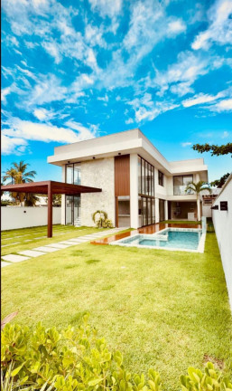 Casa com 8 Quartos à Venda, 320 m² em Guarajuba (monte Gordo) - Camaçari
