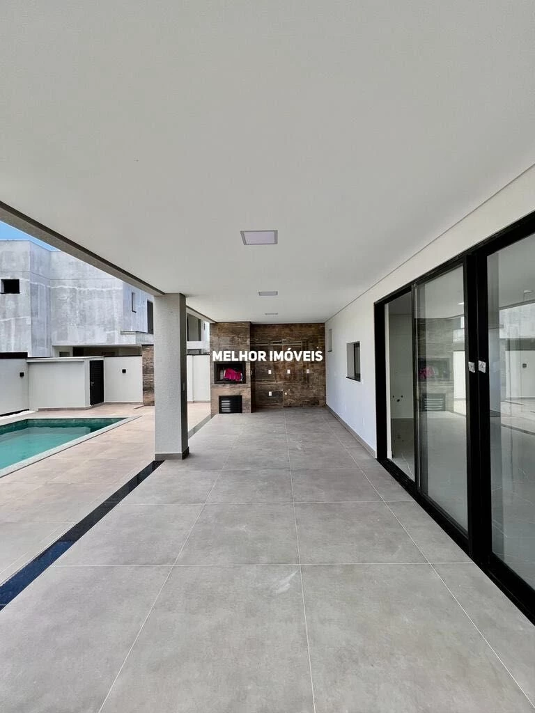 Imagem Casa com 4 Quartos à Venda, 265 m² em Santa Regina - Camboriú