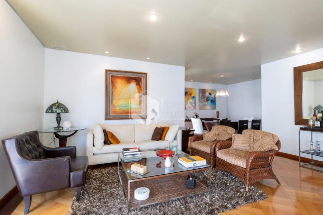 Apartamento com 3 Quartos à Venda, 195 m² em Moema - São Paulo