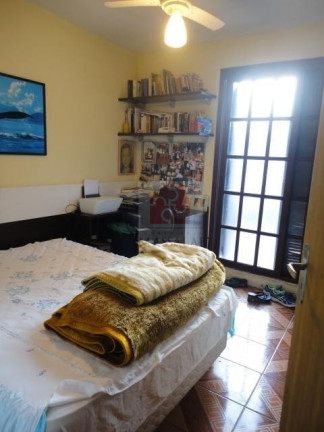 Imagem Casa com 3 Quartos à Venda, 220 m² em Santo Antônio - Porto Alegre