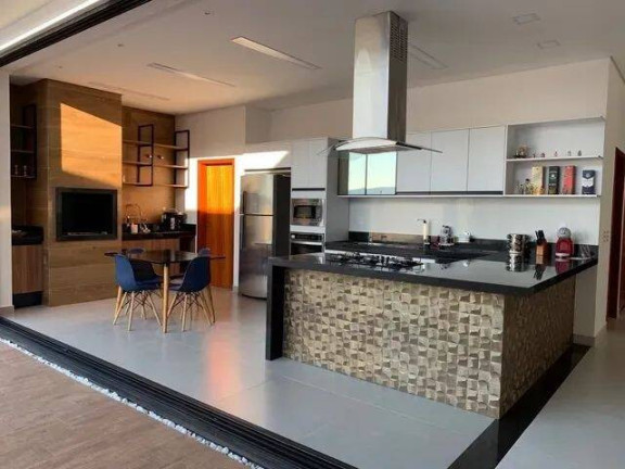 Imagem Casa com 4 Quartos à Venda, 310 m² em Barreiro - Araçoiaba Da Serra