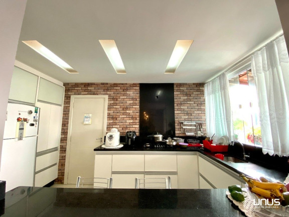 Imagem Casa com 3 Quartos à Venda, 300 m² em Estreito - Florianópolis Imagem Casa com 3 Quartos à Venda, 300 m² em Estreito - Florianópolis