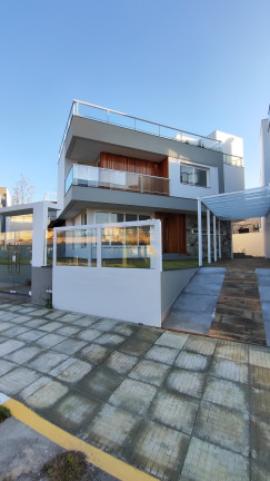 Imagem Imóvel com 3 Quartos à Venda, em Morrinhos - Garopaba Imagem Imóvel com 3 Quartos à Venda, em Morrinhos - Garopaba
