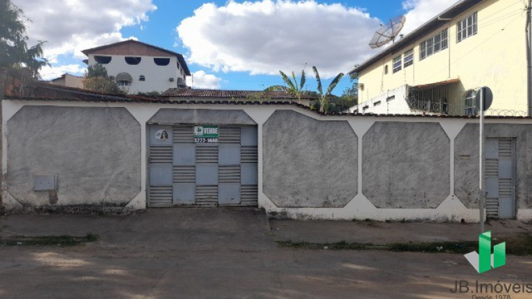 Casa com 2 Quartos à Venda, 70 m² em Santa Rita I - Montes Claros