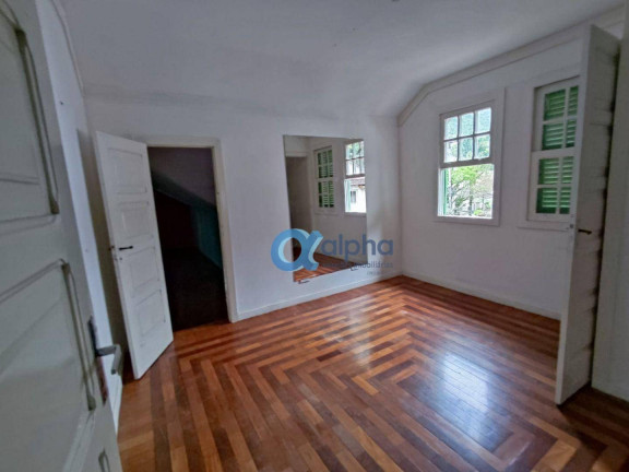 Imagem Casa com 6 Quartos à Venda ou Locação, 320 m² em Centro - Petrópolis Imagem Casa com 6 Quartos à Venda ou Locação, 320 m² em Centro - Petrópolis