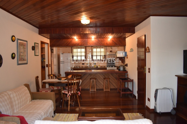 Imagem Imóvel com 3 Quartos à Venda, 104 m² em Região De Capivari - Campos Do Jordão Imagem Imóvel com 3 Quartos à Venda, 104 m² em Região De Capivari - Campos Do Jordão