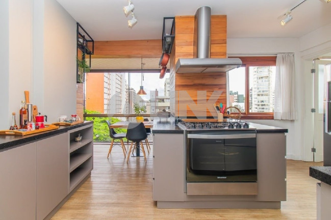 Imagem Imóvel com 3 Quartos à Venda, 300 m² em Bela Vista - Porto Alegre Imagem Imóvel com 3 Quartos à Venda, 300 m² em Bela Vista - Porto Alegre