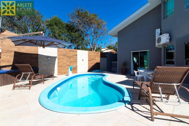 Imagem Casa com 3 Quartos para Alugar ou Temporada, 150 m² em Centro - Bombinhas Imagem Casa com 3 Quartos para Alugar ou Temporada, 150 m² em Centro - Bombinhas