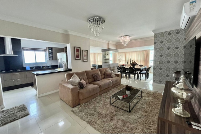 Imagem Imóvel com 3 Quartos à Venda, 140 m² em Pioneiros - Balneário Camboriú