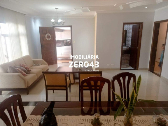 Imagem Casa com 4 Quartos à Venda, 325 m² em Champagnat - Londrina