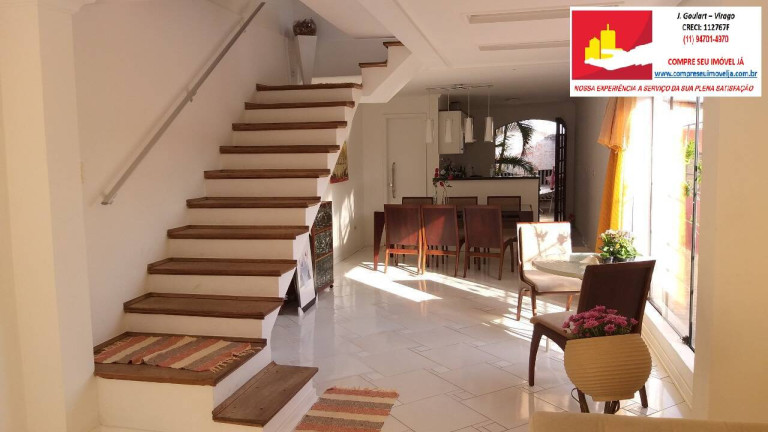 Casa com 3 Quartos à Venda, 300 m² em Jardim Santa Rosa - Taboão Da Serra
