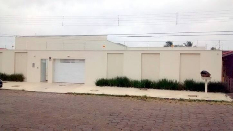 Casa com 4 Quartos à Venda, 600 m² em Stella Maris - Peruíbe
