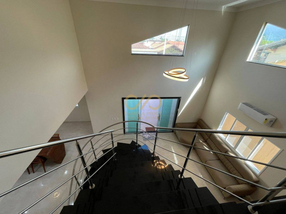 Imagem Casa com 5 Quartos à Venda, 262 m² em Flórida - Praia Grande Imagem Casa com 5 Quartos à Venda, 262 m² em Flórida - Praia Grande