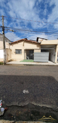Casa com 5 Quartos à Venda, 273 m² em Alecrim - Natal