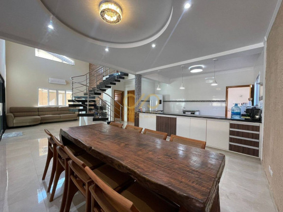 Casa com 5 Quartos à Venda, 262 m² em Flórida - Praia Grande