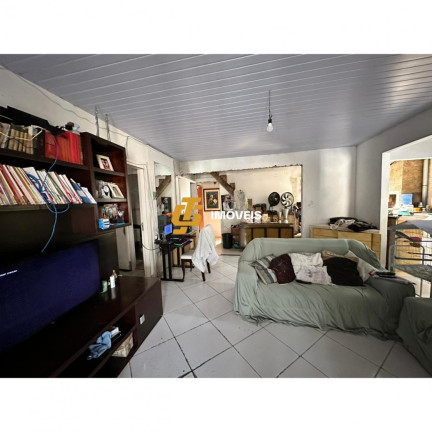 Imagem Casa com 2 Quartos à Venda,  em Monte Alegre - Camboriú