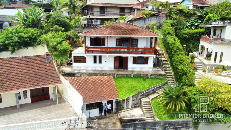 Casa com 4 Quartos à Venda, 167 m² em Fazendinha - Teresópolis