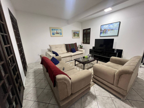 Imagem Casa com 4 Quartos à Venda, 240 m² em Balneário - Florianópolis