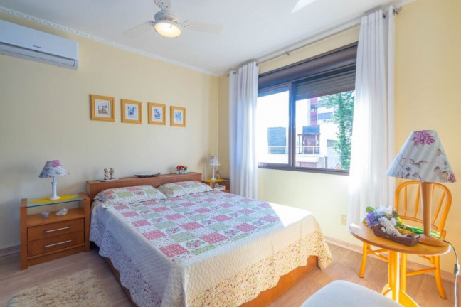 Imagem Imóvel com 3 Quartos à Venda, 240 m² em Santa Tereza - Porto Alegre Imagem Imóvel com 3 Quartos à Venda, 240 m² em Santa Tereza - Porto Alegre