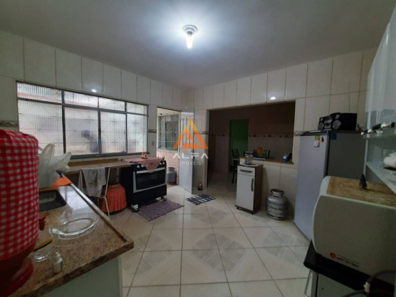 Imagem Casa com 4 Quartos à Venda, 120 m²
