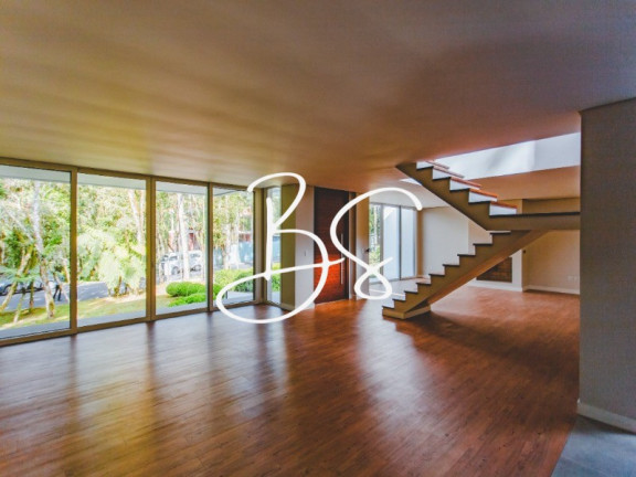 Imagem Casa com 4 Quartos à Venda, 1.096 m² em Centro - Gramado