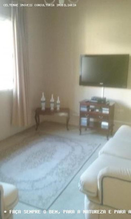 Imagem Casa com 3 Quartos à Venda, 300 m² em Centro - Taubaté Imagem Casa com 3 Quartos à Venda, 300 m² em Centro - Taubaté