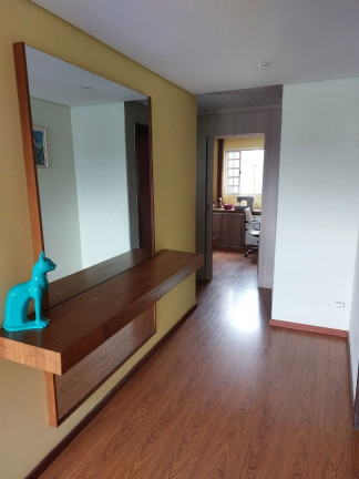 Imagem Casa com 3 Quartos à Venda, 210 m² em Guaíra - Curitiba