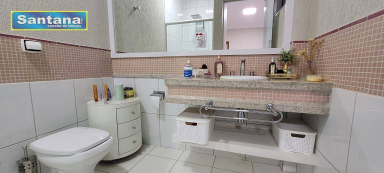 Imagem Casa com 5 Quartos à Venda, 320 m² em Bandeirantes - Caldas Novas Imagem Casa com 5 Quartos à Venda, 320 m² em Bandeirantes - Caldas Novas