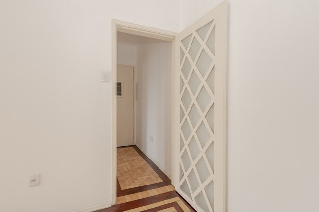 Imagem Imóvel com 2 Quartos à Venda, em Menino Deus - Porto Alegre Imagem Imóvel com 2 Quartos à Venda, em Menino Deus - Porto Alegre
