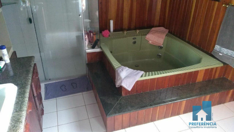 Imagem Casa com 6 Quartos à Venda, 416 m² em Oficinas - Ponta Grossa