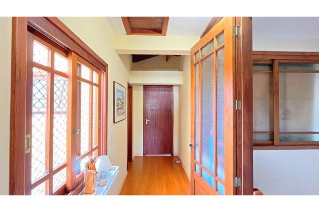 Imagem Casa com 5 Quartos à Venda,  em Ipanema - Porto Alegre
