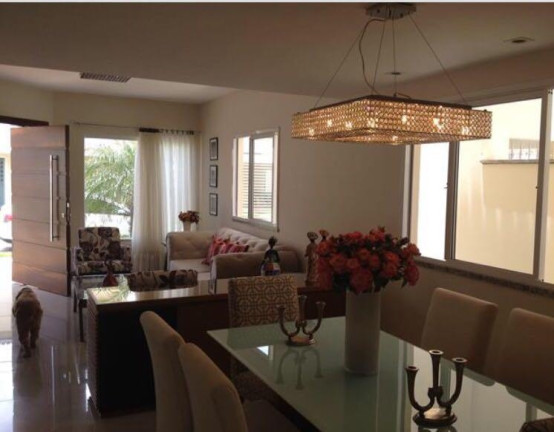 Imagem Casa com 5 Quartos à Venda, 206 m² em Feira De Santana Imagem Casa com 5 Quartos à Venda, 206 m² em Feira De Santana