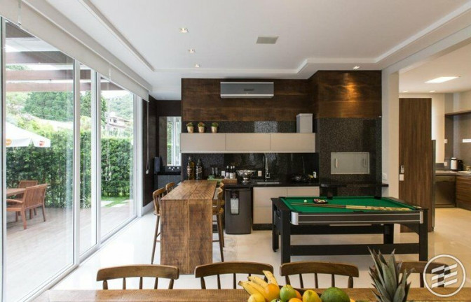 Imagem Casa com 4 Quartos à Venda, 730 m² em Estados - Balneário Camboriú Imagem Casa com 4 Quartos à Venda, 730 m² em Estados - Balneário Camboriú