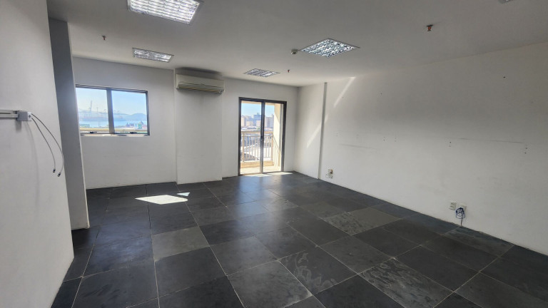 Imóvel Comercial para Alugar, 41 m² em Valongo - Santos