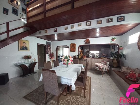 Imagem Casa com 3 Quartos à Venda, 166 m² em Campeche - Florianópolis