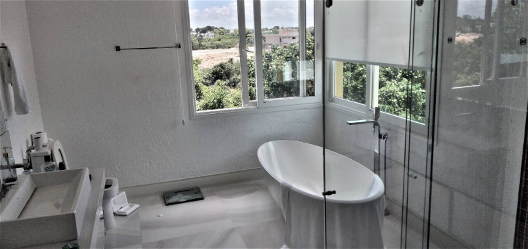 Imagem Casa com 7 Quartos à Venda, 1.800 m² em Outeiro Do São Francisco - Porto Seguro Imagem Casa com 7 Quartos à Venda, 1.800 m² em Outeiro Do São Francisco - Porto Seguro