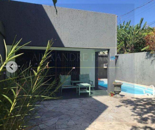 Casa com 4 Quartos à Venda, 330 m² em Praia Do Arrastão - São Sebastião