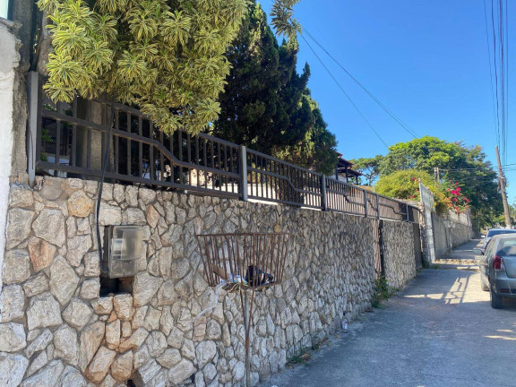 Imagem Casa com 3 Quartos à Venda, 257 m² em Centro - Araruama Imagem Casa com 3 Quartos à Venda, 257 m² em Centro - Araruama