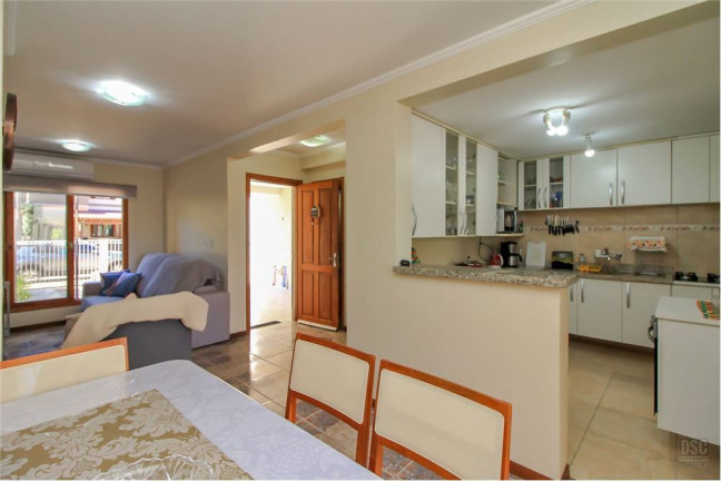 Imagem Casa com 3 Quartos à Venda, em Hípica - Porto Alegre Imagem Casa com 3 Quartos à Venda, em Hípica - Porto Alegre