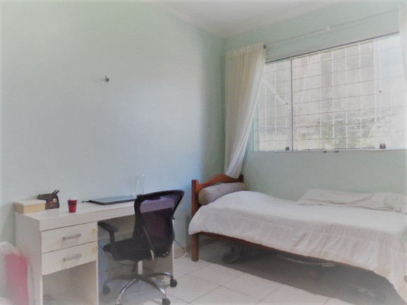 Imagem Casa com 5 Quartos à Venda, 220 m²