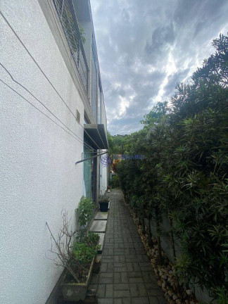 Imagem Sobrado com 3 Quartos à Venda, 210 m² em Centro - Penha Imagem Sobrado com 3 Quartos à Venda, 210 m² em Centro - Penha