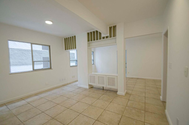 Imagem Imóvel com 2 Quartos à Venda, 79 m² em Lagoa - Rio De Janeiro Imagem Imóvel com 2 Quartos à Venda, 79 m² em Lagoa - Rio De Janeiro