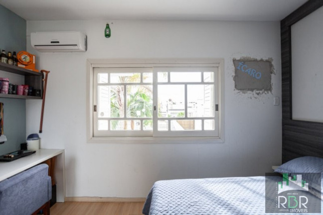 Imagem Casa com 4 Quartos à Venda, 223 m² em Torres