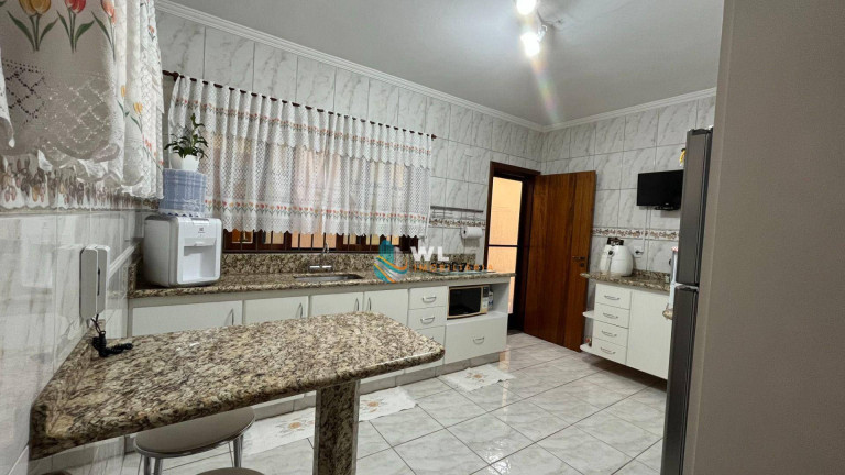Imagem Casa com 3 Quartos à Venda, 190 m² em Santo Antônio - Louveira Imagem Casa com 3 Quartos à Venda, 190 m² em Santo Antônio - Louveira
