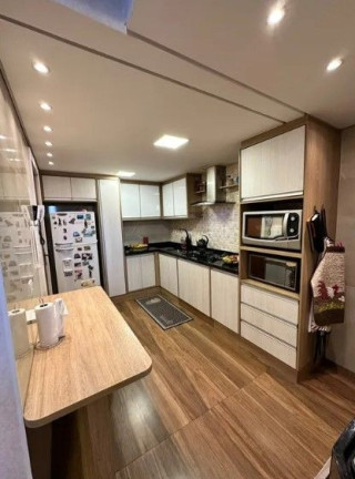 Imagem Casa com 3 Quartos à Venda, 130 m² em Cajuru - Curitiba Imagem Casa com 3 Quartos à Venda, 130 m² em Cajuru - Curitiba
