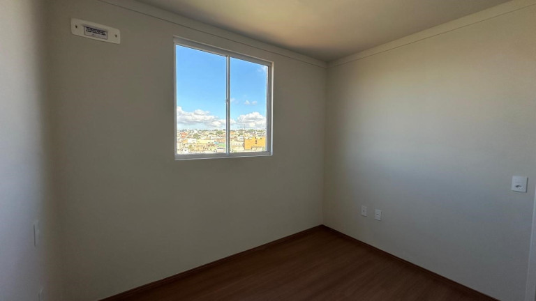Imagem Imóvel com 2 Quartos à Venda, 65 m² em Cabral - Contagem