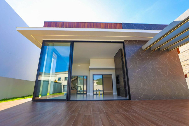 Imagem Casa com 3 Quartos à Venda, 424 m² em Santa Regina - Camboriú