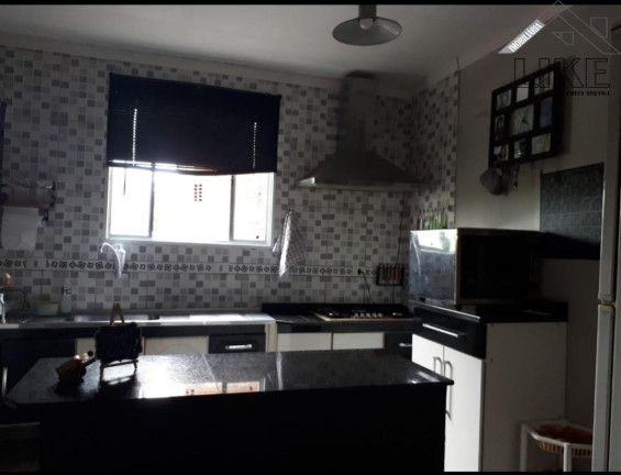 Imagem Casa com 4 Quartos à Venda, 230 m² em Centro - São José Dos Campos