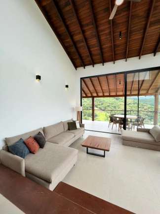 Imagem Casa com 4 Quartos à Venda, 283 m² em Vargem Grande - Teresópolis