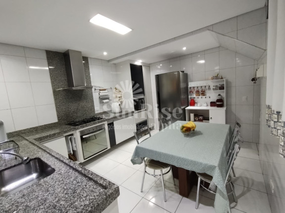 Imagem Casa com 3 Quartos à Venda, 204 m² em Jardim Elvira - Osasco